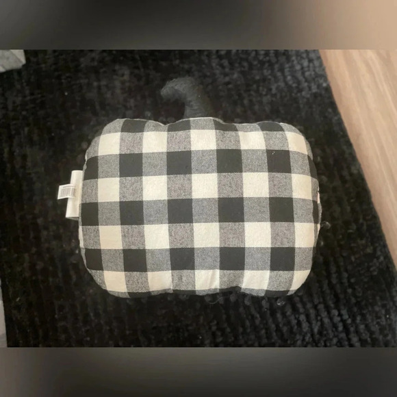 Harvest time black plaid pumpkin shape pillow-NWT - Picture 3 of 3